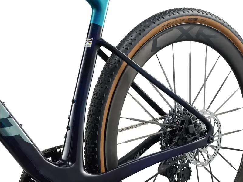 Giant Revolt Advanced SL 2 Gravel Race Bike-4