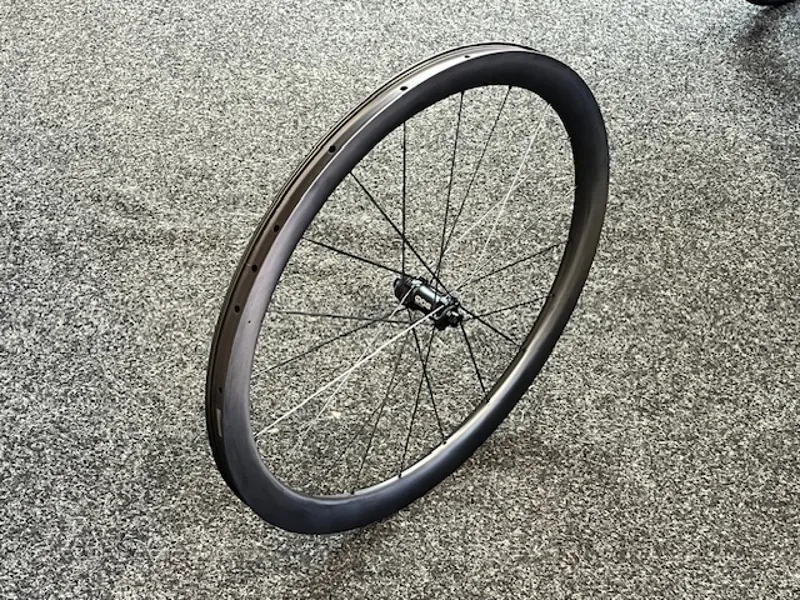 Moonglu Wheelworks Handbuilt Super Light Carbon Road Wheels-3