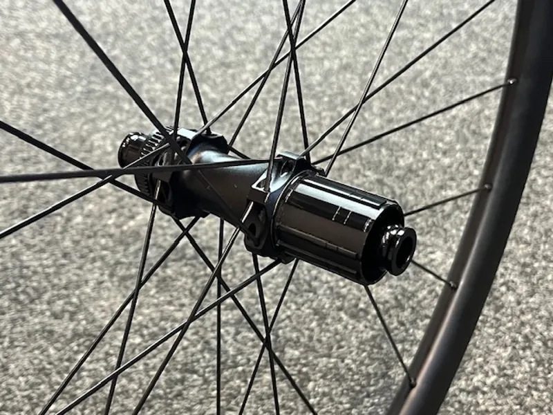 Carbon Road Disc Wheels Star Ratchet CL Hubs and AR36 Rims-1